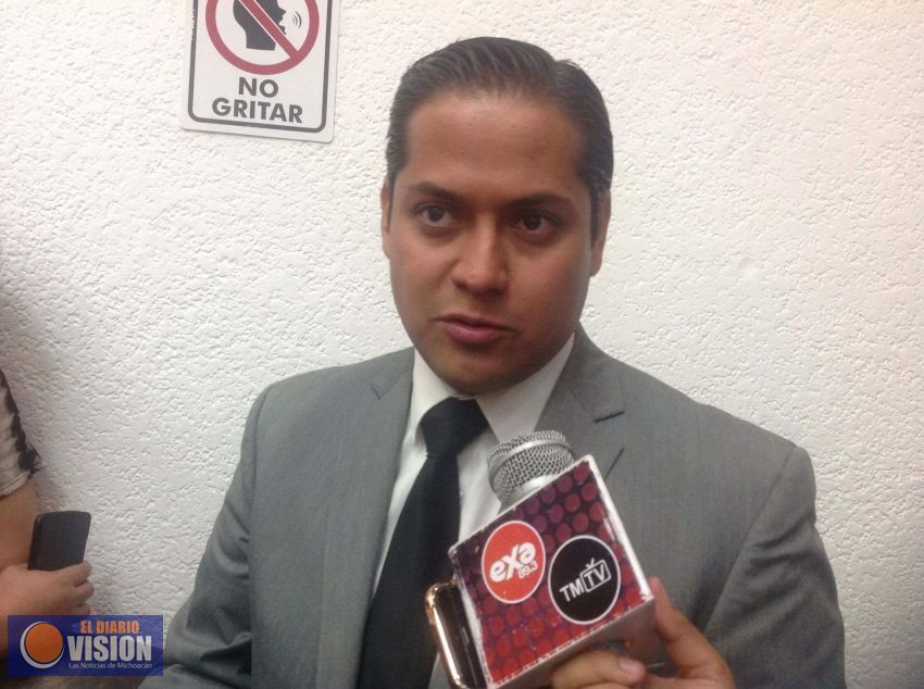 Daniel Moncada presenta iniciativa en materia de feminicidios.