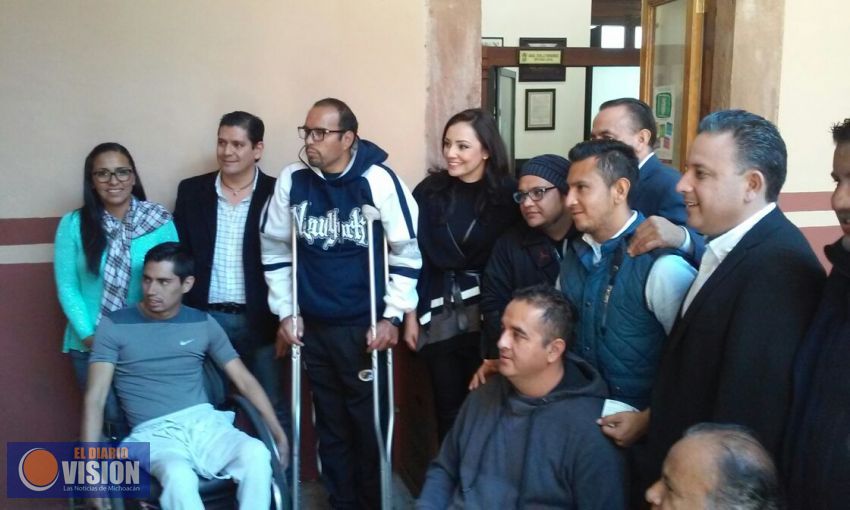 Diputados reconocen trabajo de asociaciones de personas con discapacidad.