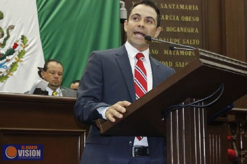 Presenta Manuel López Meléndez exhorto para que se regularicen vehículos de procedencia extranjera