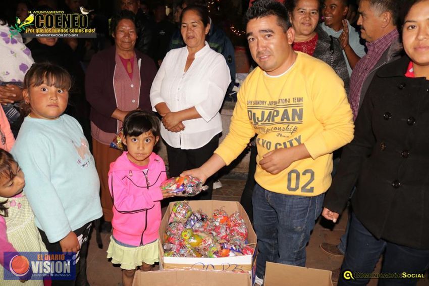 Participa Edil de Coeneo en el segundo día de posadas 