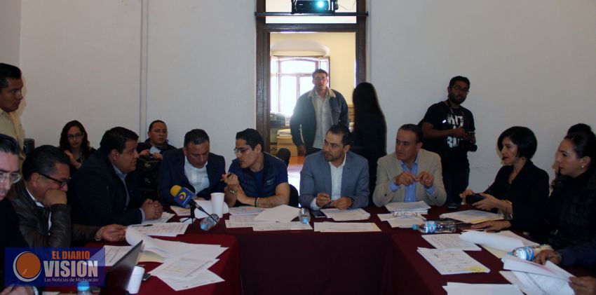 Diputados concluyen dictámenes de leyes de ingresos municipales