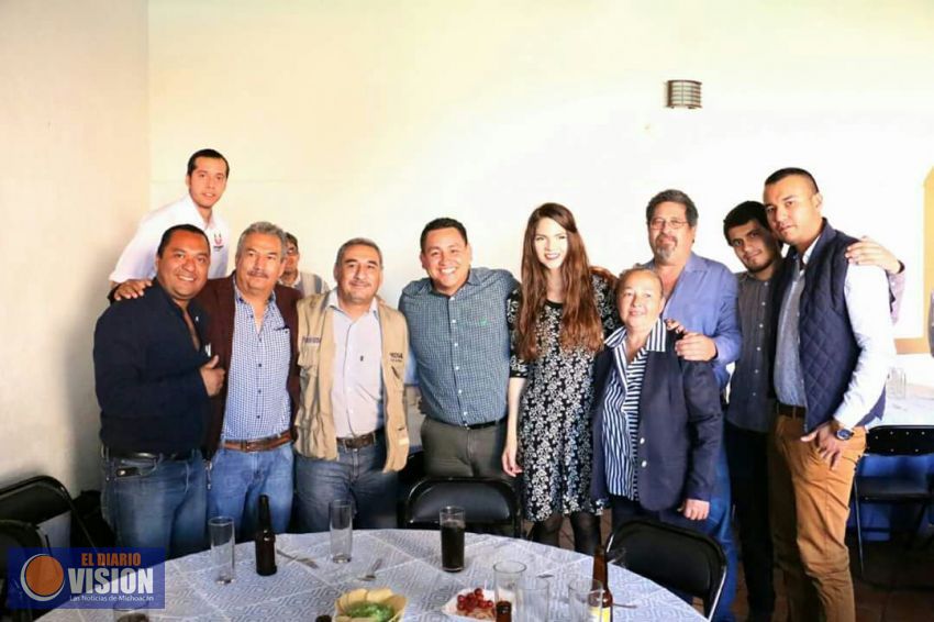 Víctor Manríquez refrenda compromiso para garantizar labor periodística 