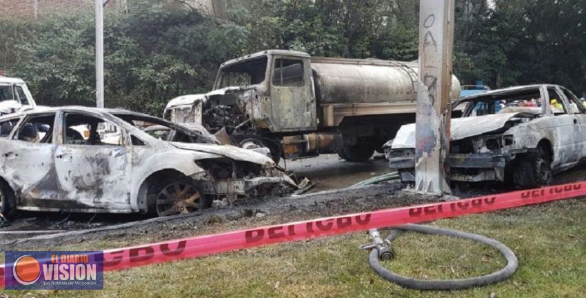 Pipa provoca incendio en Lázaro Cárdenas, Michoacán; hay cuatro muertos