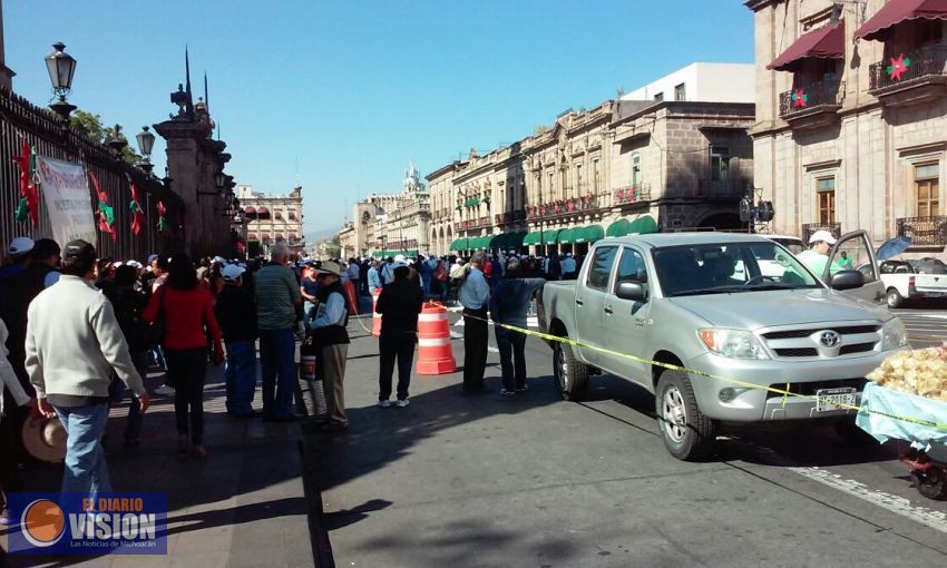 SPUM se manifiesta en Palacio de Gobierno