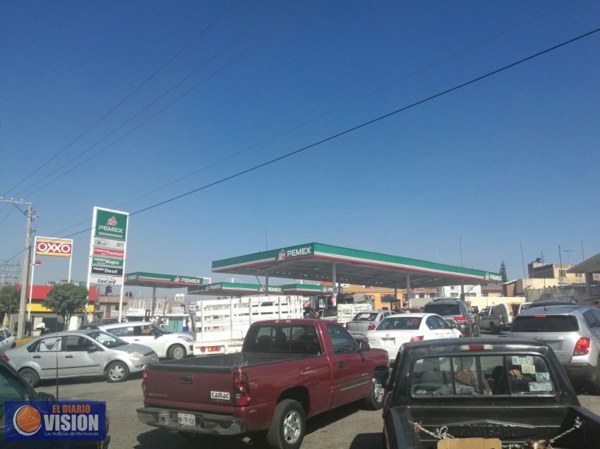 Sigue desabasto de gasolina en Morelia