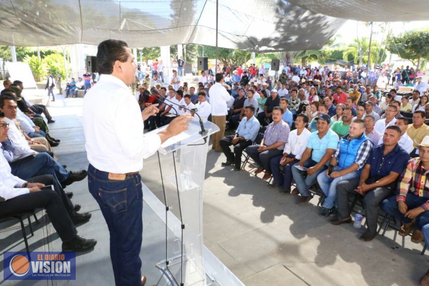 Instala Gobernador Consejo para la Seguridad y el Desarrollo de Aquila