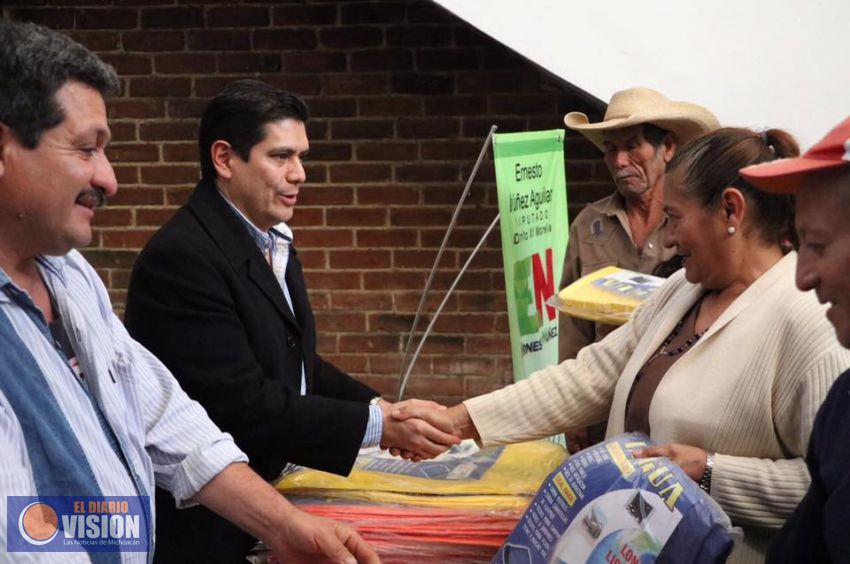 El diputado Ernesto Núñez apoya a comerciantes de la.Organización 20 de Noviembre
