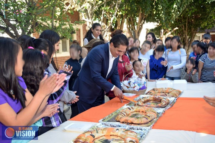 Dar a niñez mejores condiciones para su desarrollo: Silvano Aureoles 