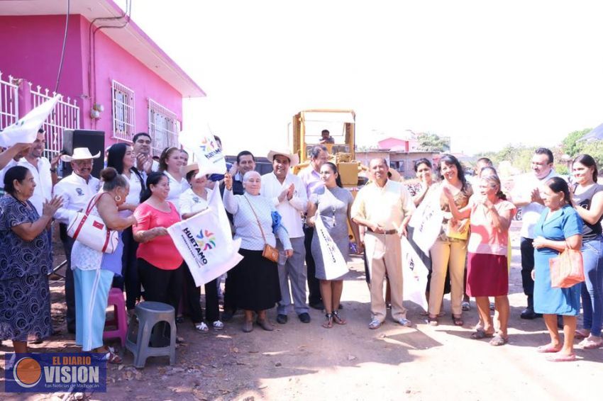 Arrancan en Huetamo, pavimentaciones, con una inversión superior a los 2 mdp: Elias Ibarra