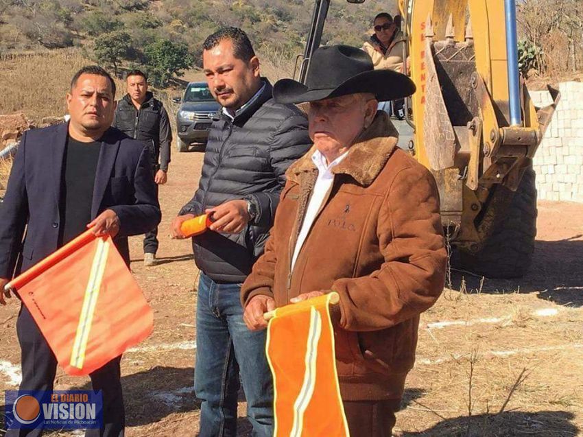 Arrancan obra de construcción del Telebachillerato en la comunidad de La Cañada, Tarímbaro