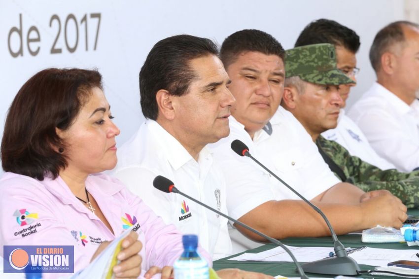 Educación y salud temas centrales para el desarrollo de Aquila: Silvano Aureoles