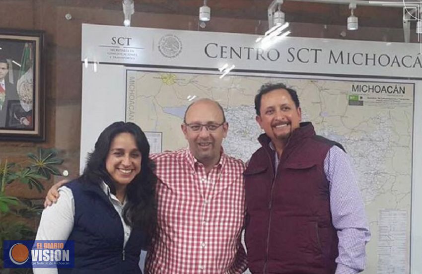 Presidenta municipal de Zinapécuaro se reunió con el Delegado de la SCT 