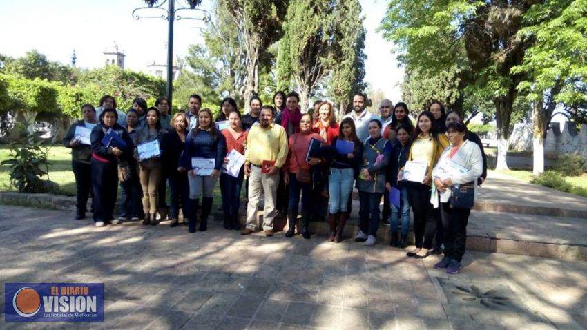 Realizan taller para mujeres emprendedoras en Cuitzeo 