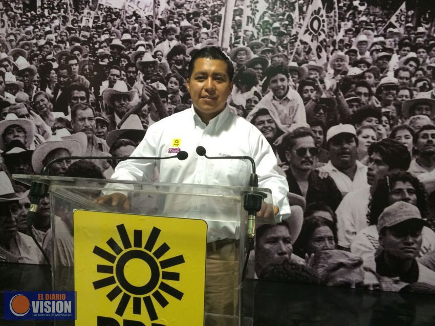 Los que mienten son los que se reúnen a escondidas con Morena: Apolinar Josafat