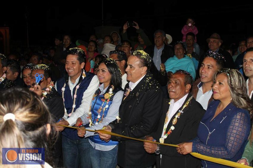 Concluye remodelación de plaza de Cuanajo