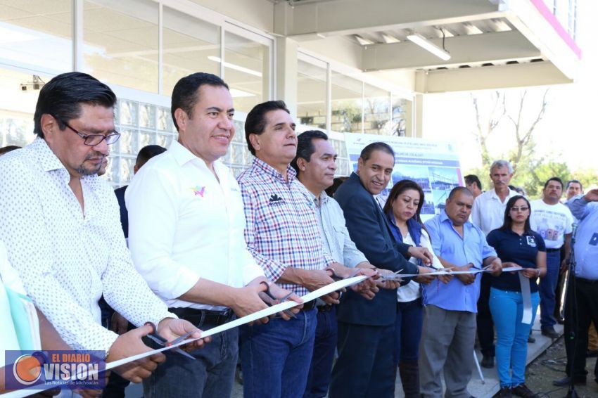 Avanza transformación de Zitácuaro; inaugura Gobernador obras por más de 72 mdp