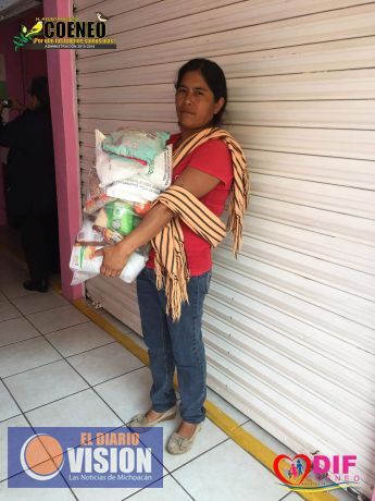 Ayuntamiento de Coeneo entrega despensas de alimentos saludables para.una nutrición integral 
