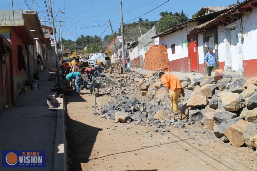Inversión en obra pública, enfocada al desarrollo social: Víctor Báez 