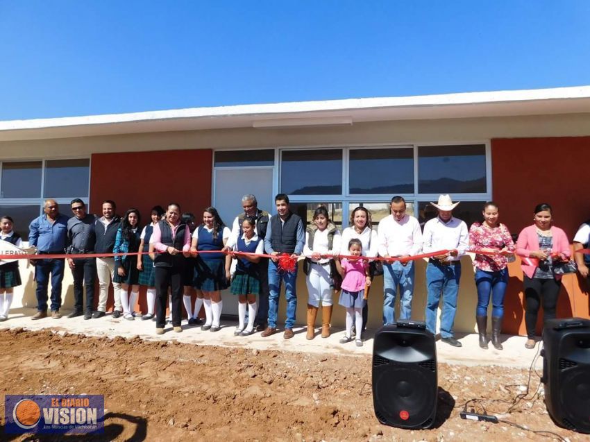 Inauguran tres aulas en Telebachillerato en comunidad de Queréndaro