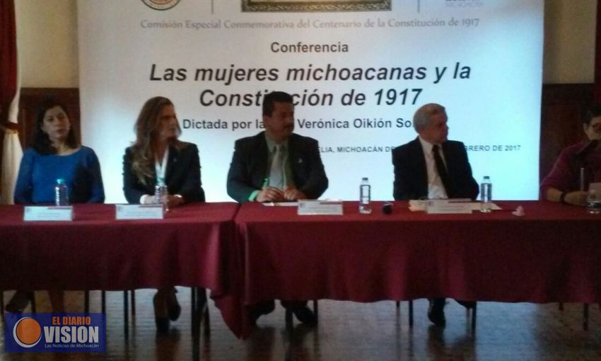 En el Congreso, imparten conferencia 