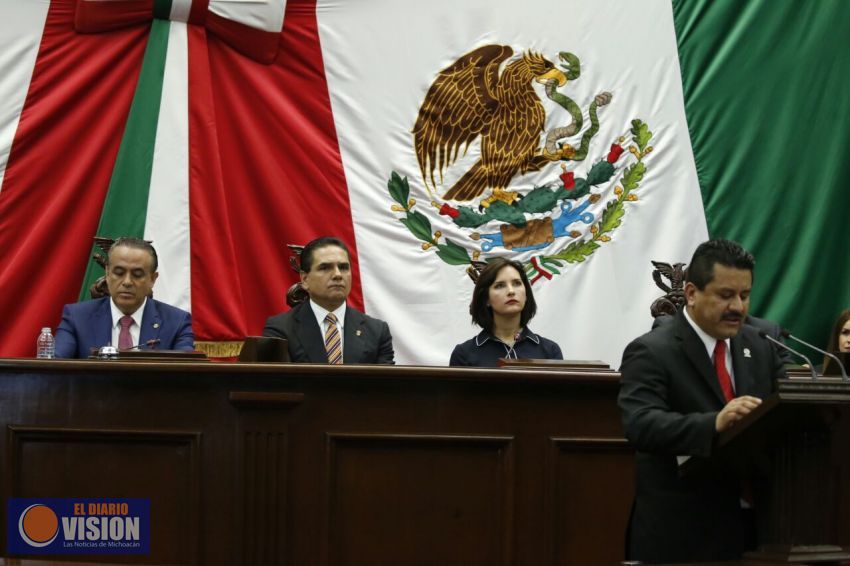 Asiste Gobernador a conmemoración del Centenario de la Constitución Mexicana en el Congreso