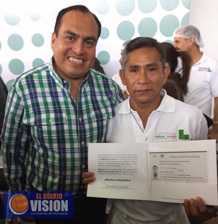 Liconsa se une a la calidad educativa, beneficiarios reciben certificados PEC de INEA