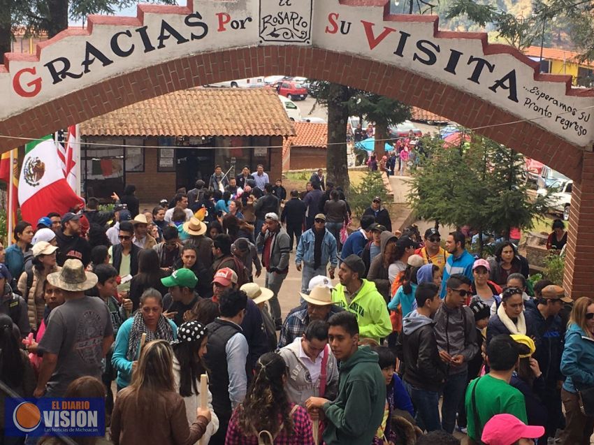 Este fin de semana, histórica afluencia turística en el País de la Monarca
