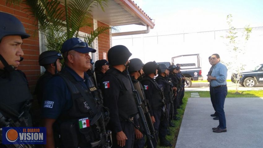 Supervisa Gobernador cuartel de Policía Michoacán en Huetamo