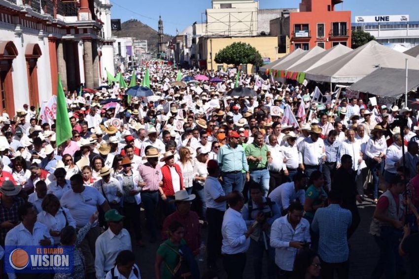 Manuel Cota, se registra como precandidato del PRI por Nayarit