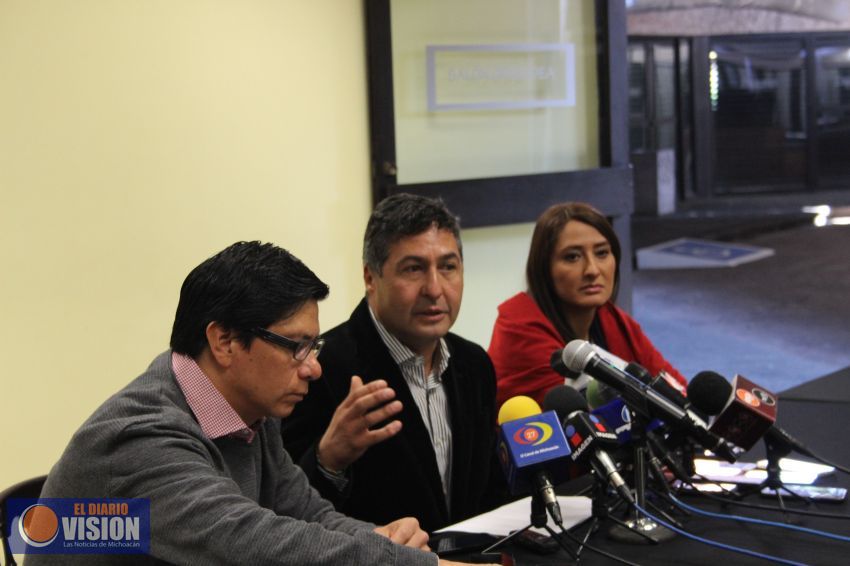 Dar marcha atrás al incremento de los combustibles, llama Víctor Báez 