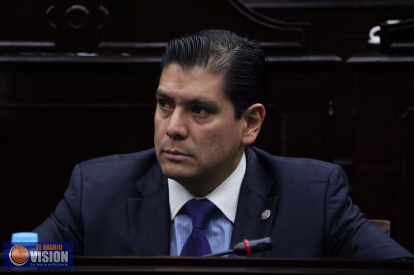 La comisión de la ZEE del puerto de Lázaro Cárdenas será de gran ayuda para su desarrollo : Ernesto
