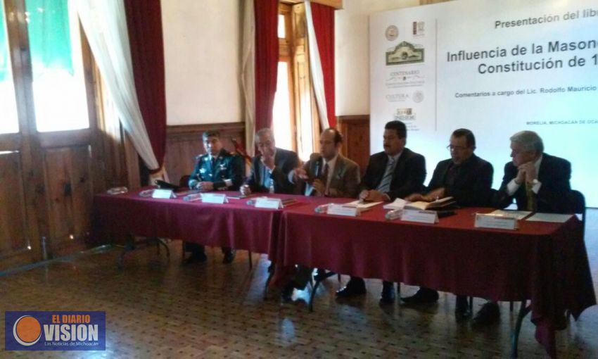 Presentan el libro 