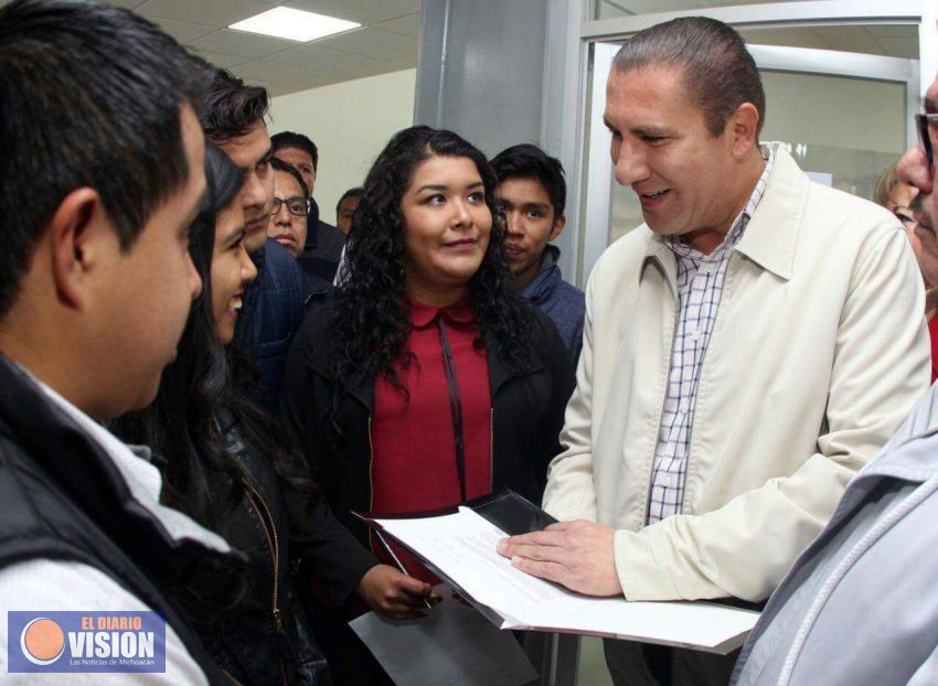 Aunque Moreno Valle se vista de seda, la deuda se queda
