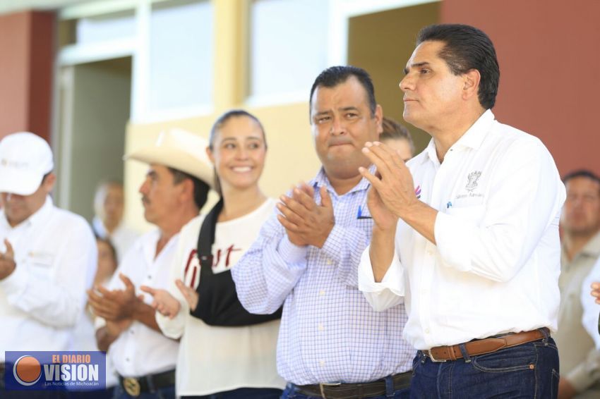 Inaugura Gobernador obras por 4 mdp en Tepalcatepec