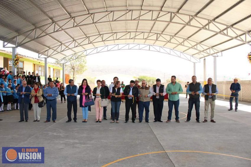 Inauguran techumbre en la Escuela Primaria del Herrero en Tarímbaro