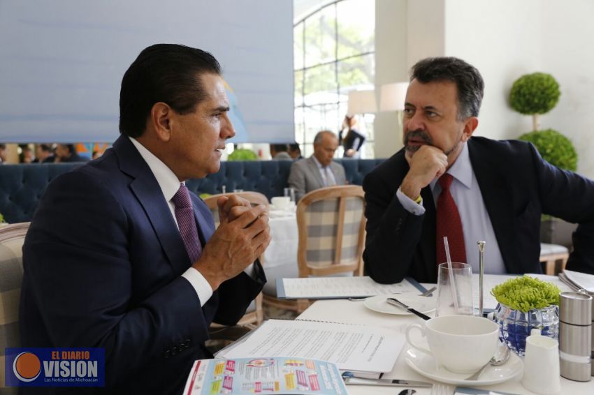 Silvano Aureoles y el cónsul de México en LA cierran filan en pro de migrantes