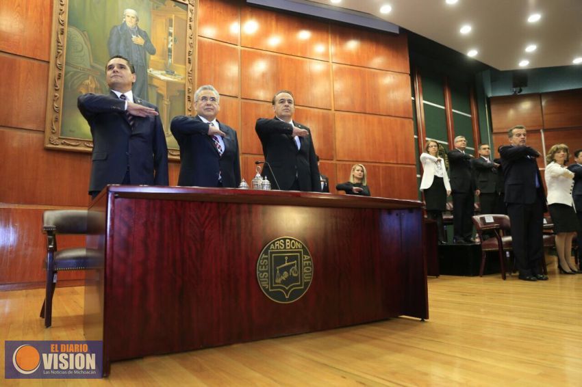 Llama Silvano Aureoles a regularizar su situación jurídica en Estado Unidos a migrantes