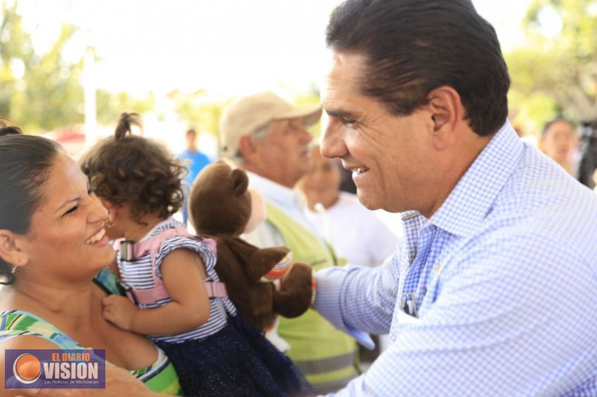 Entrega Silvano Aureoles 10 mdp en obras para habitantes de Buenavista
