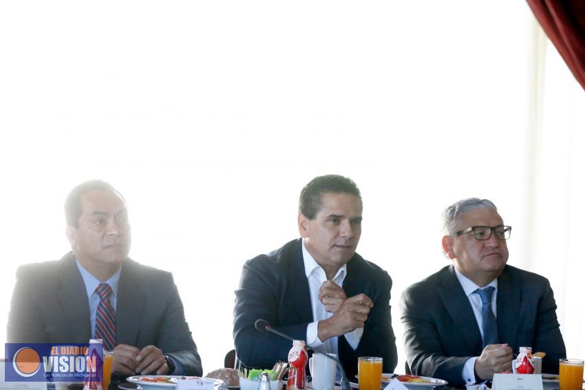 Evalúa Gobernador avances de acciones y programas de los 113 municipios