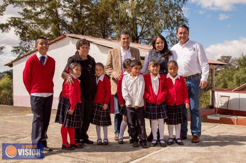 Dependecias estatales supervisan planteles educativos en Quiroga