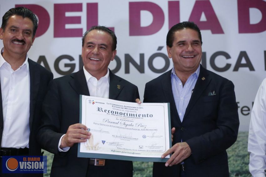 Pide Silvano Aureoles a agrónomos construir propuesta ante replanteamiento del TLCAN