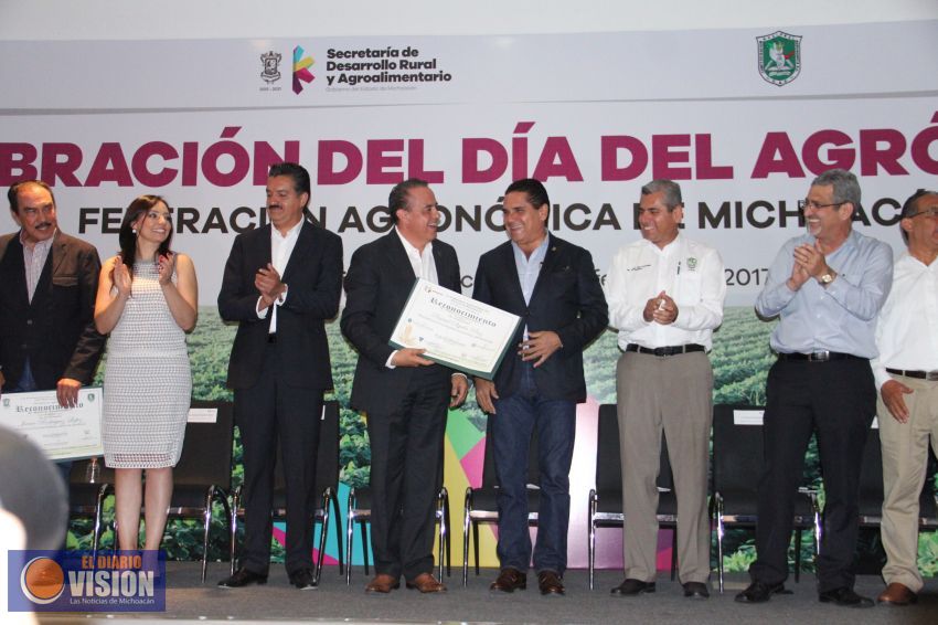 Sigala y Adriana Hernández coinciden en reactivar el campo michoacano