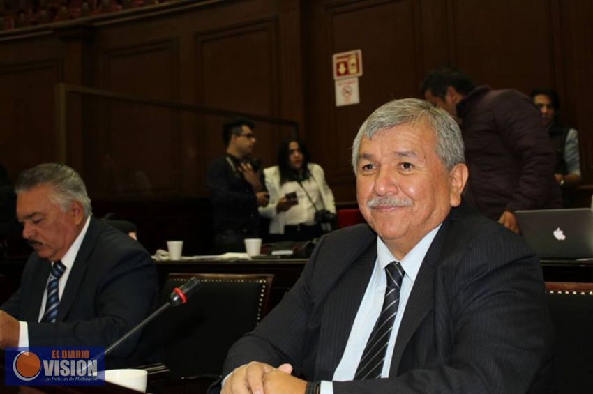 Ángel Cedillo convoca a la población de Uruapan a asistir a la jornada de atención