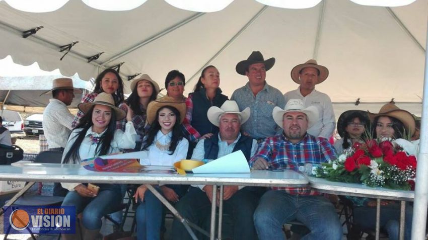 Inicia el Carnaval de la Flor edición 183, en Tuxpan Michoacan : Jesús Mora González