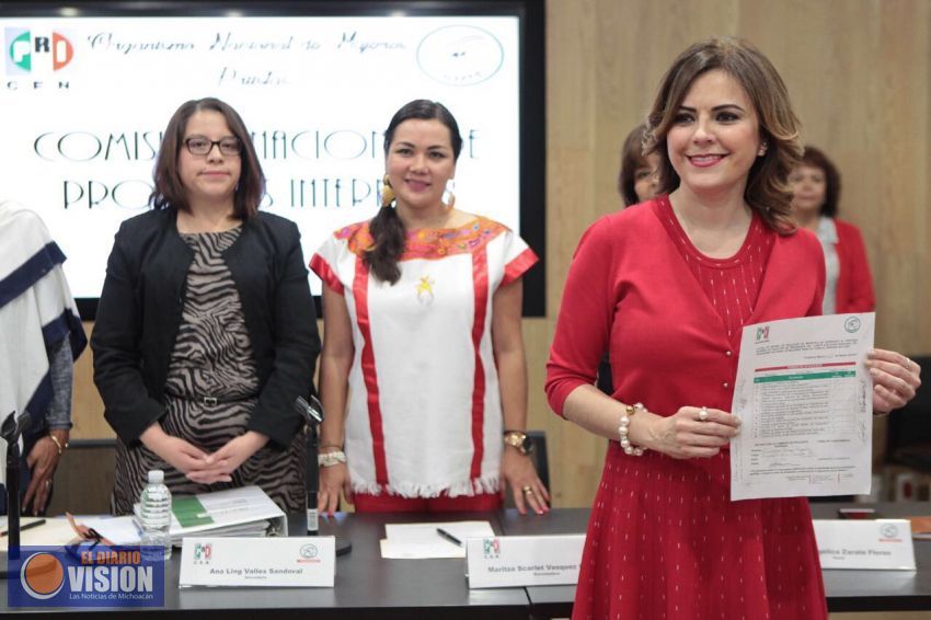 Recibe Hilda Flores Escalera constancia de candidata única a la presidencia del ONMPRI