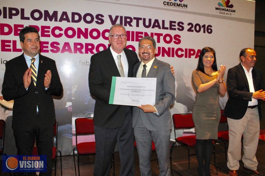Reconocen el papel de la Universidad Michoacana en materia de capacitación a municipios