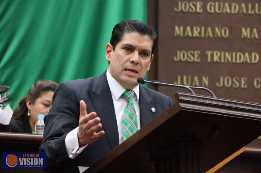 Propone Ernesto Núñez reducir el Congreso Local a 30 legisladores 