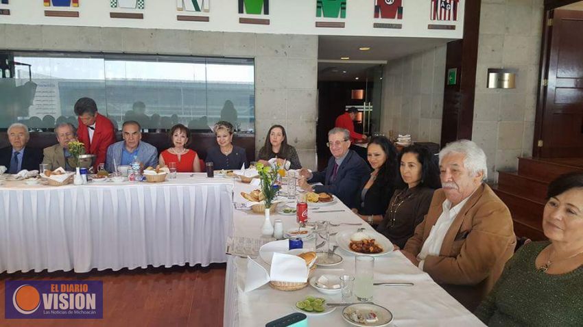 Rafael Loret de Mola celebra 50 años en el ejercicio periodístico