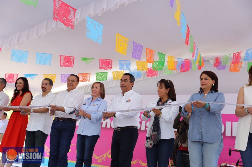 Participa UMSNH en kermés anual del DIF, para apoyar a casas hogar