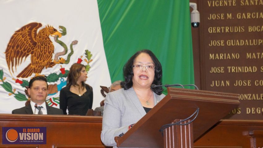 Desde el Congreso estamos trabajando para abatir la desigualdad jurídica entre hombres y mujeres